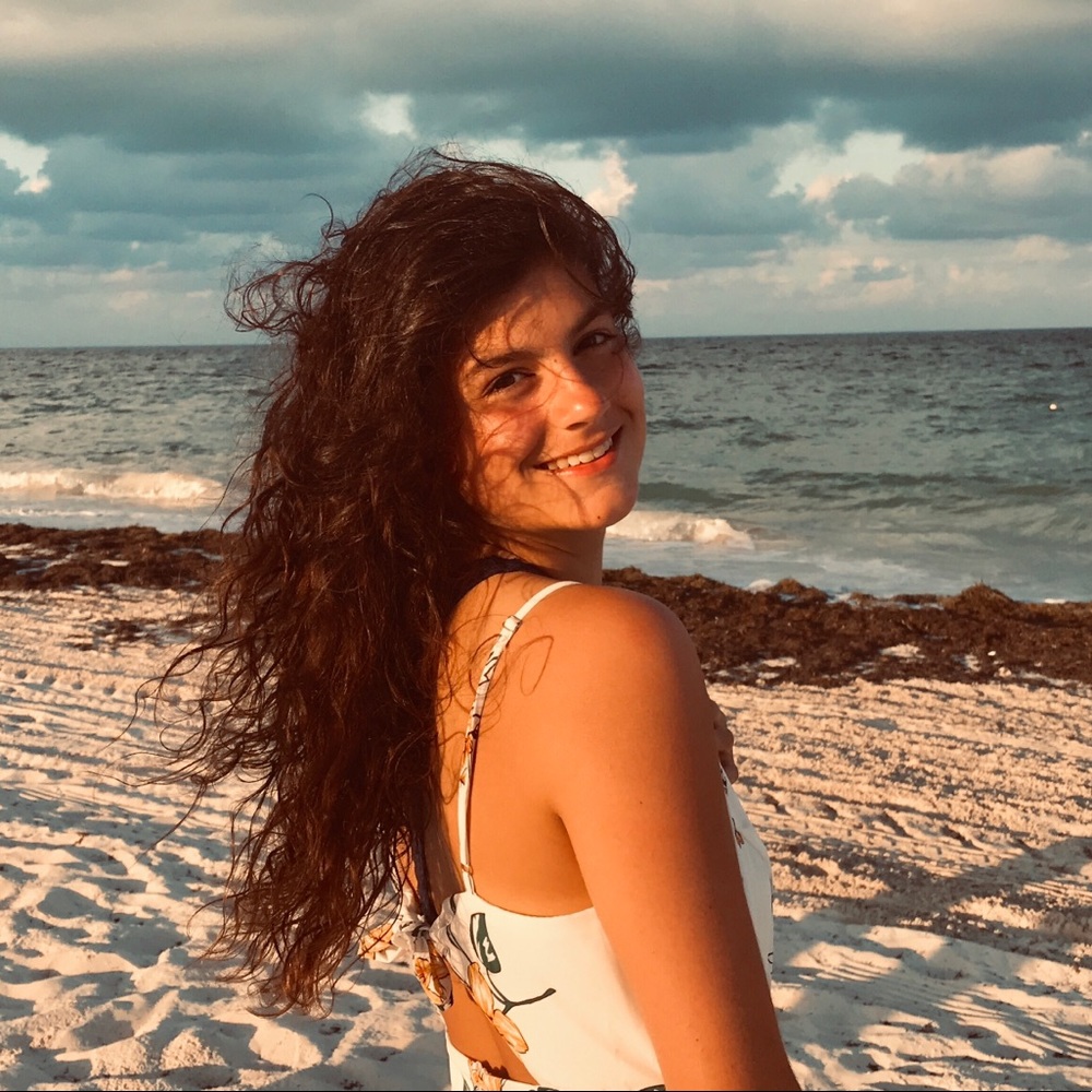 Meet your Posher, Camila